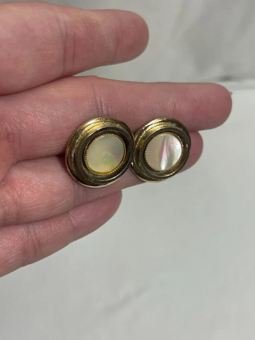 Vintage Gold Tone Mother of Pearl Round Cuff Links Pair Men's Dress Formal